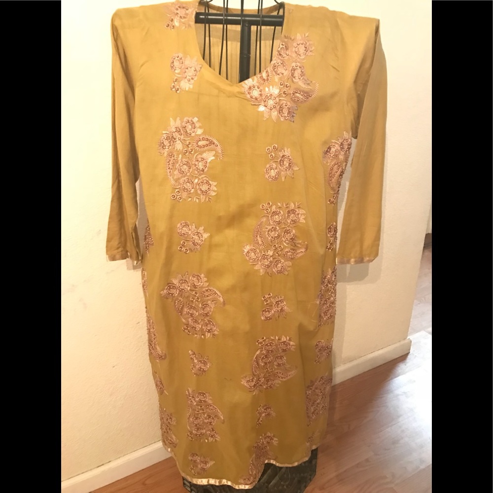 Pakistani salwar Kameez